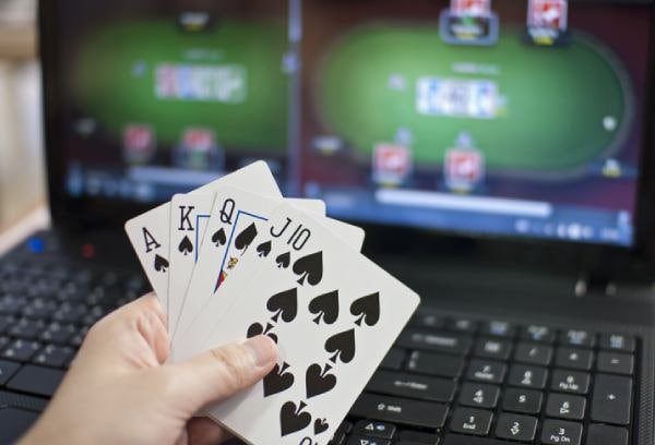 Antarmuka meja Live Blackjack sbotop dengan kontrol taruhan dan riwayat permainan